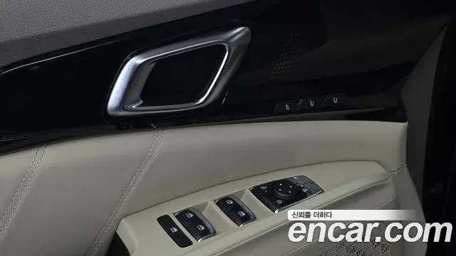 Kia Carnival 2024 — ფოტო 29/34