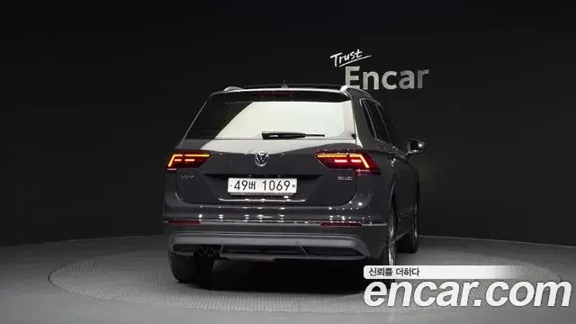 Volkswagen Tiguan 2018 — Şəkil 3/20