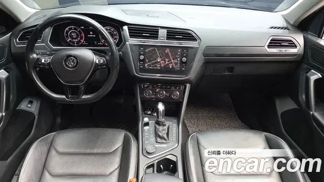 Volkswagen Tiguan 2018 — Şəkil 7/20