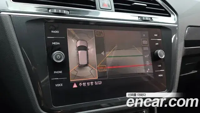 Volkswagen Tiguan 2018 — Şəkil 10/20