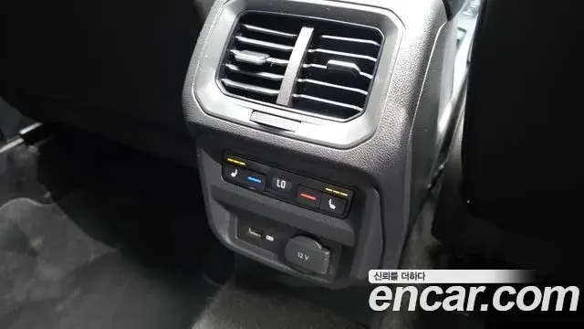 Volkswagen Tiguan 2018 — Şəkil 16/20