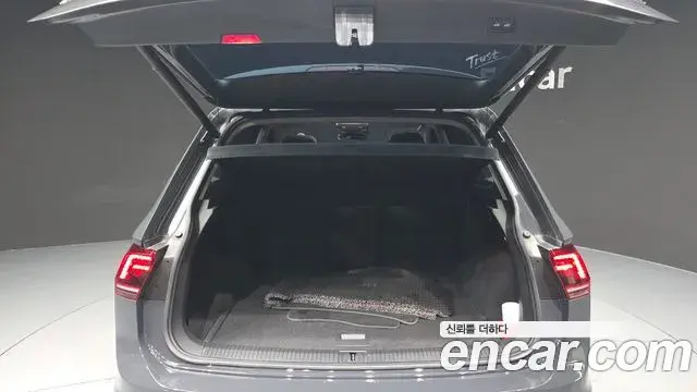 Volkswagen Tiguan 2018 — Şəkil 4/20
