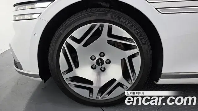 Genesis G90 2022 — Photo 6/20