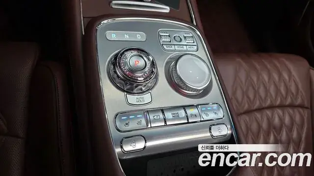 Genesis G90 2022 — Photo 15/20