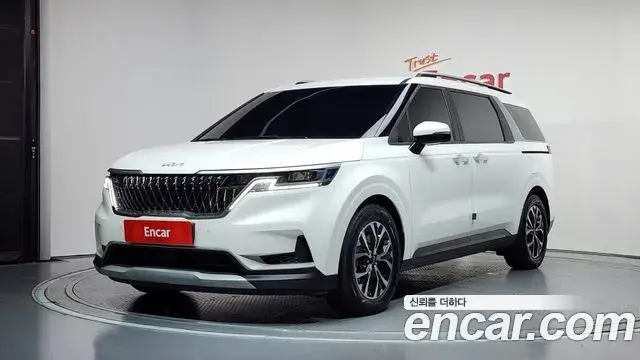 Kia Carnival 2022 — ფოტო 19/20