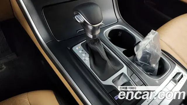 Kia Carnival 2022 — ფოტო 10/20