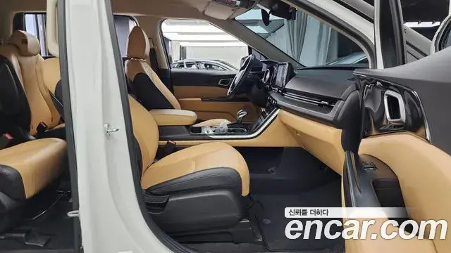 Kia Carnival 2022 — ფოტო 1/20