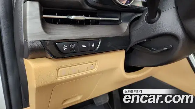 Kia Carnival 2022 — ფოტო 5/20