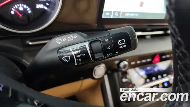 Kia Carnival 2022 — ფოტო 16/20