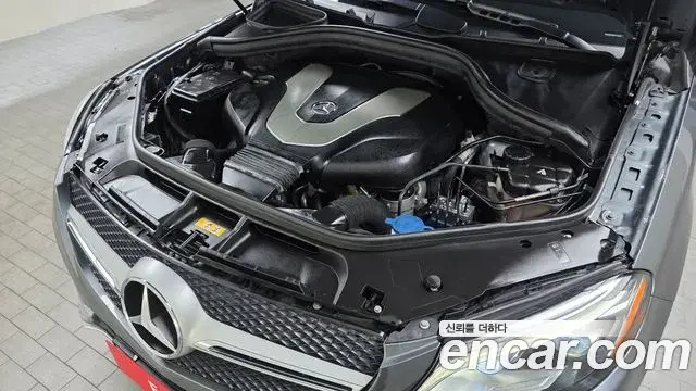 Mercedes-Benz GLE-Class 2018 — Photo 25/32