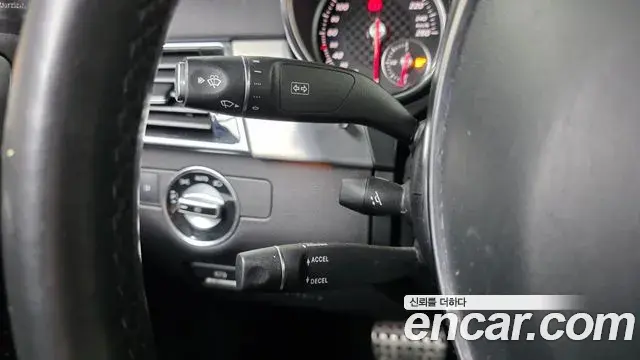 Mercedes-Benz GLE-Class 2018 — Photo 22/32