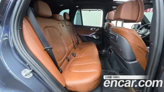 BMW X5 2022 — Şəkil 28/32