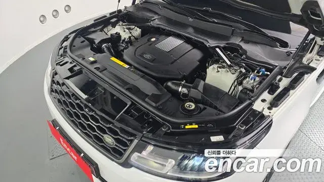 Land Rover Range Rover Sport 2019 — Photo 26/32