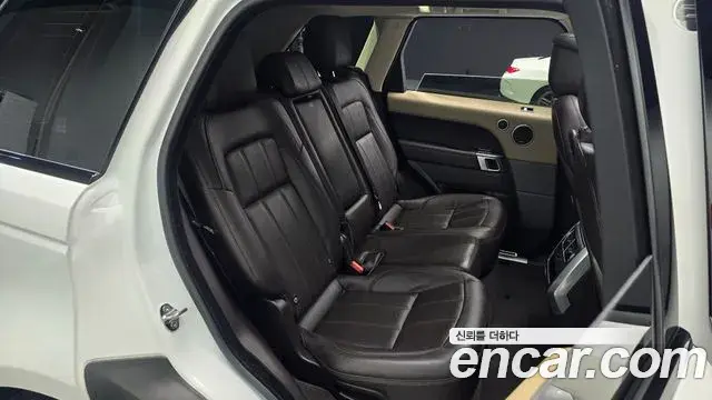 Land Rover Range Rover Sport 2019 — Photo 7/32