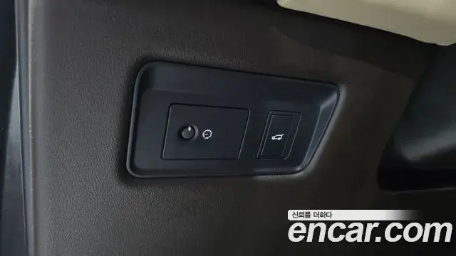 Land Rover Range Rover Sport 2019 — Photo 17/32