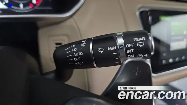 Land Rover Range Rover Sport 2019 — Photo 9/32
