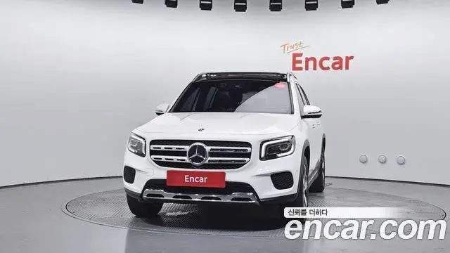Mercedes-Benz GLB-Class 2021 — Şəkil 25/30