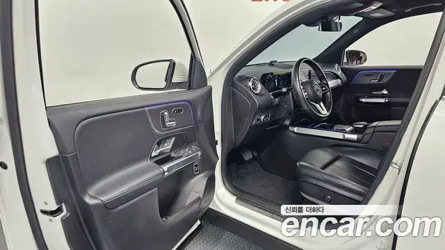 Mercedes-Benz GLB-Class 2021 — Şəkil 30/30