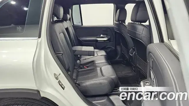 Mercedes-Benz GLB-Class 2021 — Şəkil 16/30