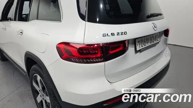 Mercedes-Benz GLB-Class 2021 — Şəkil 6/30