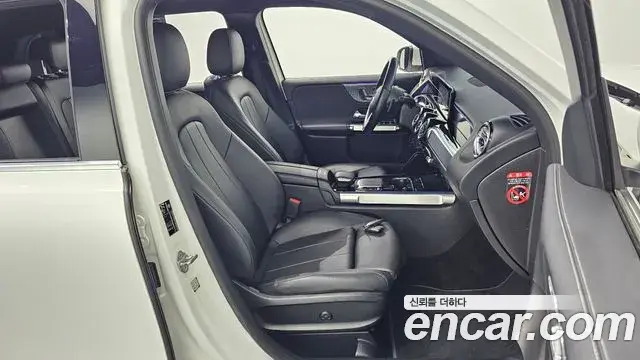 Mercedes-Benz GLB-Class 2021 — Şəkil 20/30