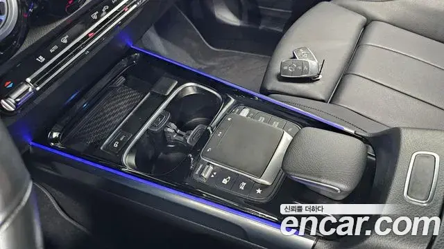 Mercedes-Benz GLB-Class 2021 — Şəkil 18/30