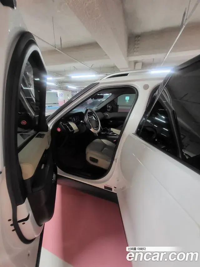 Land Rover Discovery 5 2019 — Photo 3/9