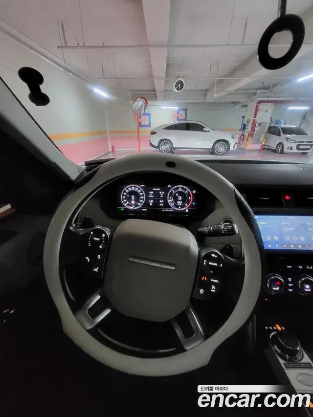 Land Rover Discovery 5 2019 — Photo 6/9