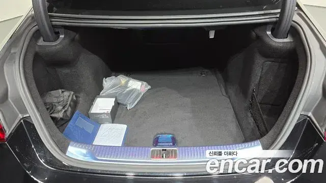 Mercedes-Benz S-Class 2021 — ფოტო 23/30