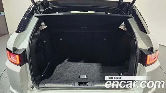 Land Rover Range Rover Evoque 2019 — Фото 17/20