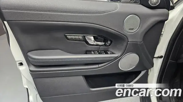Land Rover Range Rover Evoque 2019 — ფოტო 31/32