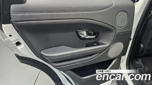 Land Rover Range Rover Evoque 2019 — ფოტო 25/32