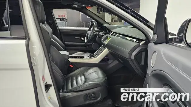 Land Rover Range Rover Evoque 2019 — ფოტო 17/32