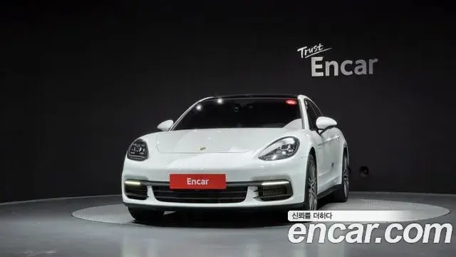 Porsche Panamera 2019 — Фото 3/20