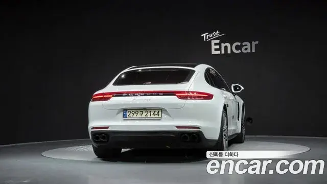 Porsche Panamera 2019 — Фото 4/20