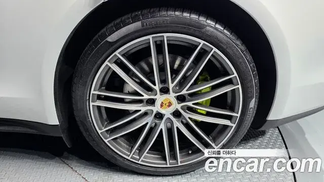 Porsche Panamera 2019 — Photo 31/38