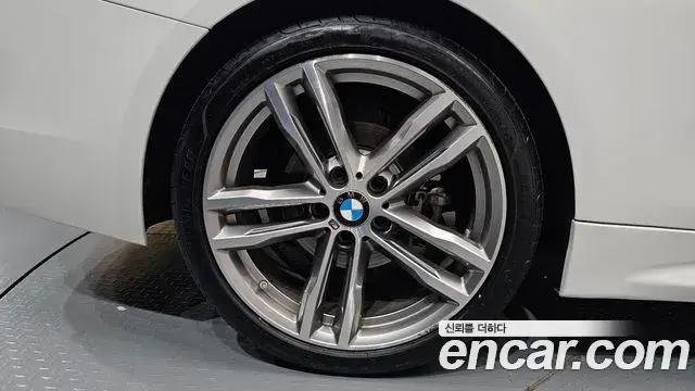 BMW 4 Series 2020 — Şəkil 22/35