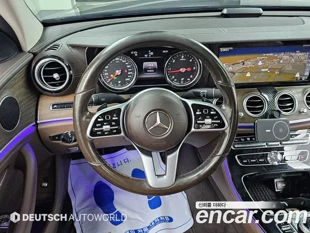 Mercedes-Benz E-Class 2019 — Şəkil 19/20
