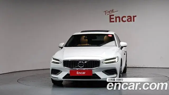Volvo S60 2021 — ფოტო 34/40