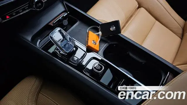 Volvo S60 2021 — ფოტო 6/40