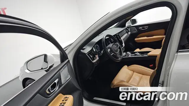 Volvo S60 2021 — ფოტო 40/40