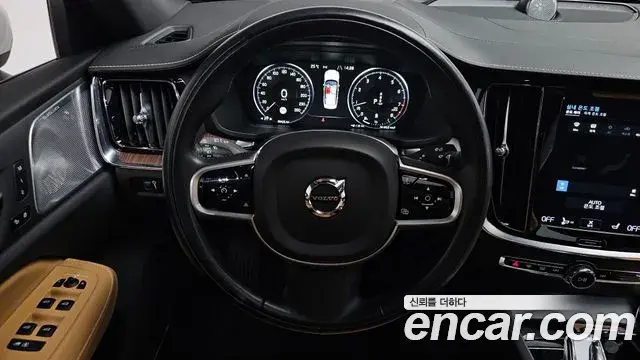 Volvo S60 2021 — ფოტო 14/40