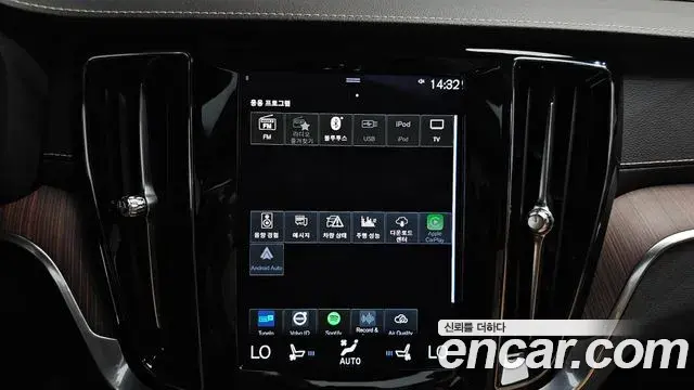 Volvo S60 2021 — ფოტო 16/40