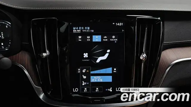 Volvo S60 2021 — ფოტო 21/40
