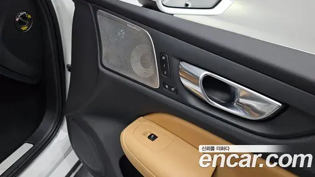 Volvo S60 2021 — ფოტო 10/40