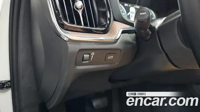 Volvo S60 2021 — ფოტო 5/40