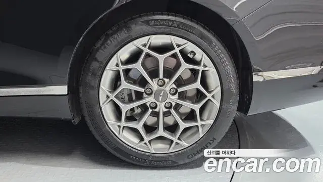 Genesis G80 2023 — Şəkil 31/33
