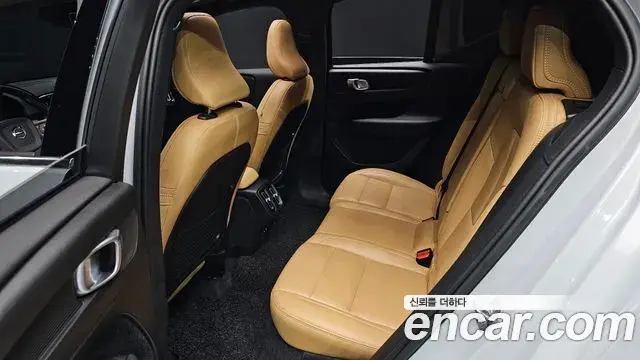 Volvo XC40 2019 — Фото 11/20