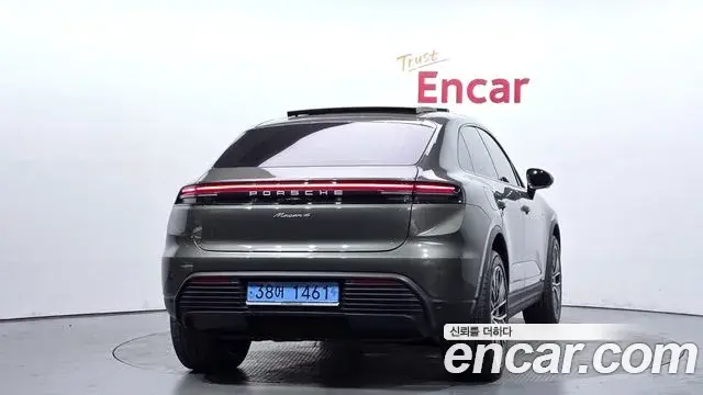 Porsche Macan EV 2025 — ფოტო 16/20
