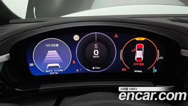 Porsche Macan EV 2025 — ფოტო 7/20